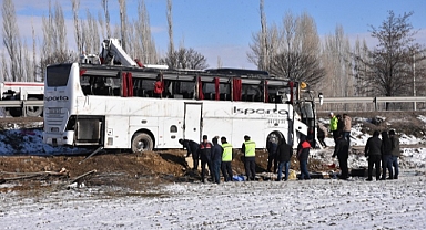 Afyon'da otobüs kazası: 1 ölü