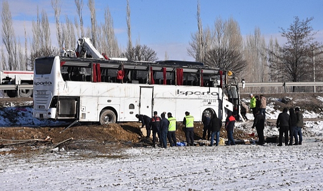 Afyon'da otobüs kazası: 1 ölü