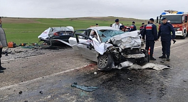 Ankara'da iki otomobil çarpıştı: 6 ölü,