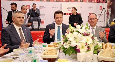 Arıkan, İzmir'de iftar programına katıldı
