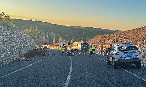 Baba-Oğul kazada öldü