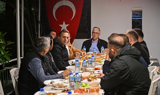 Başkan Eşki sahurda minibüsçülerle buluştu