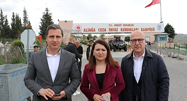 CHP Heyeti, İzmir'de Tutukluları Ziyaret Etti