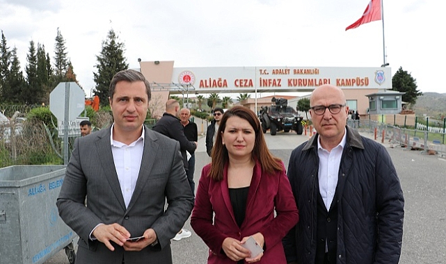 CHP Heyeti, İzmir'de Tutukluları Ziyaret Etti
