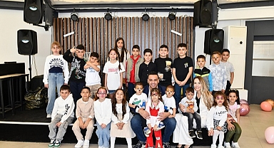 Çiğli’de Miniklere Bayram Sürprizi