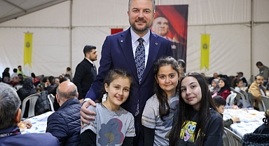 Duman yüzlerce Bucalıyla birlikte iftar yaptı