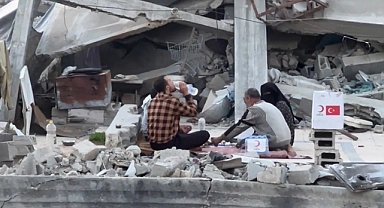 Gazze’de Yıkıntılar Arasında İftar