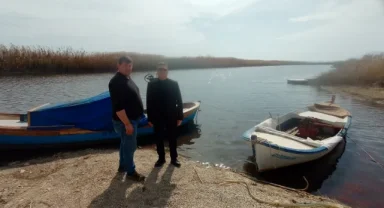 Gediz zehir akıyor!