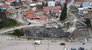 Görüntü kirliliği oluşturan alana şelale yapılıyor