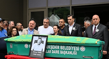 Güney Temiz yüzlerce kişiyle uğurlandı.