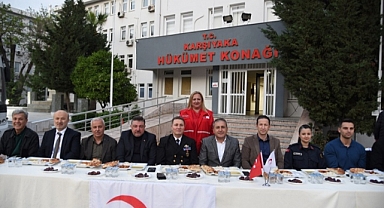 İki bin kişi “Merhamet Çınarı’nın” altında iftar açtı