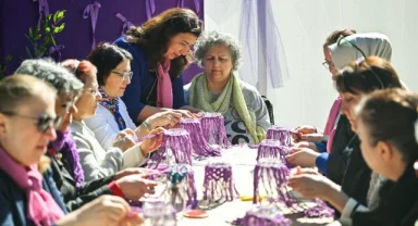 İzmir Bornova'da 8 Mart coşkusu