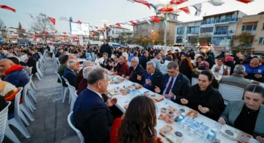 İzmir Büyükşehir'in iftar sofrası Urla'da kuruldu