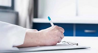 İzmir'de Sahte Sağlık Raporu Şebekesi Çökertildi