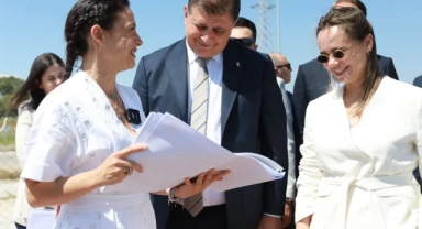 Efes'te Pamucak Rekreasyon Alanı'nda çalışmalarını sürüyor