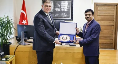 İzmir ile Hindistan arasındaki kültürel ilişkiler güçleniyor