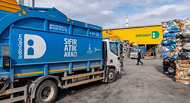 İzmir’in atık yönetiminde “QR kodlu mavi poşet” dönemi