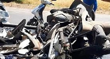 Kamyonetle iki motosikletin çarpıştığı kazada 1 kişi öldü