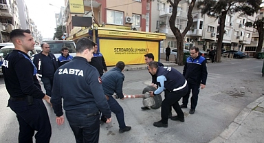 Karabağlar Belediyesi kaldırım işgallerini bitirmeye kararlı