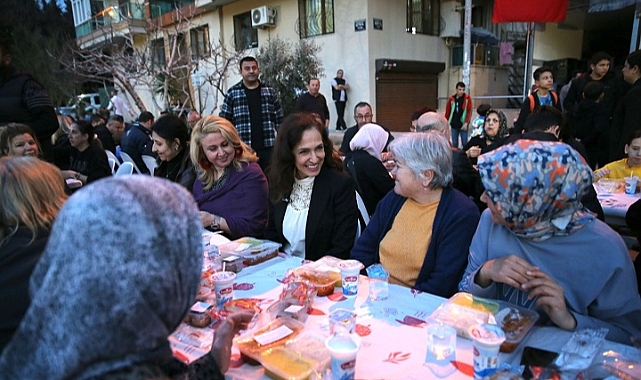 Karşıyaka’da iftar dayanışması