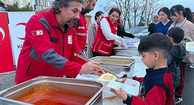 Kızılay Bayraklı Ramazan’da ihtiyaç sahiplerinin yanında