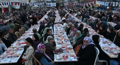 Manisa'da Ramazan'ın bereketini Köprübaşı'nda paylaştı
