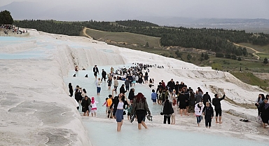 Pamukkale'ye akın ettiler
