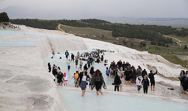 Pamukkale'ye akın ettiler