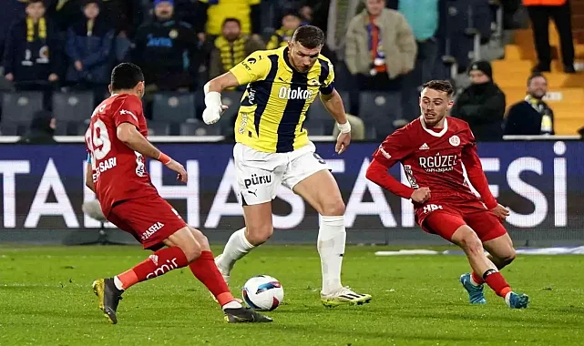Fenerbahçe Zirvede, Galatasaray Beraberlikte