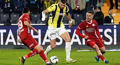 Fenerbahçe Zirvede, Galatasaray Beraberlikte