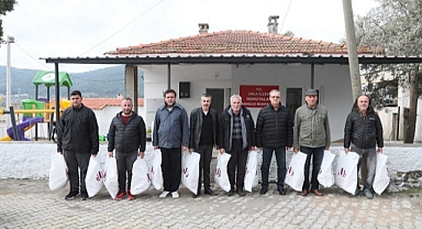 Urla Belediyesinden çiftçiye tohum desteği