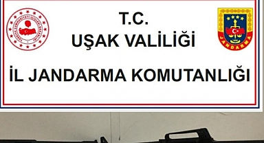 Uşak'ta ruhsatsız silahla yakalananlar tutuklandı