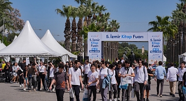 5. İzmir Kitap Fuarı kitapseverlere kapılarını açtı