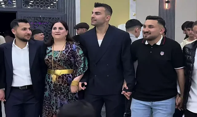 Abdülkerim Bardakçı'dan halay şov