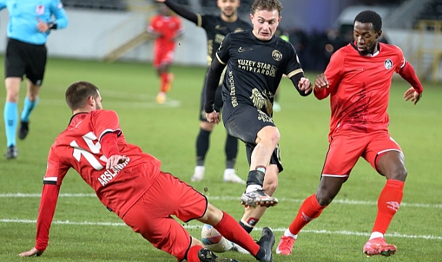 Ahlatcı Çorum FK: 3 - Manisa FK: 2