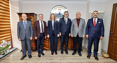 Başkan Tugay hukukçuların paneline katıldı