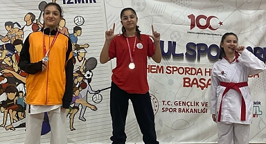 Bayraklılı sporcular 14 madalya ile şampiyonanın yıldızı oldu