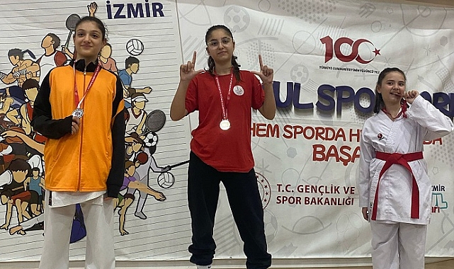 Bayraklılı sporcular 14 madalya ile şampiyonanın yıldızı oldu
