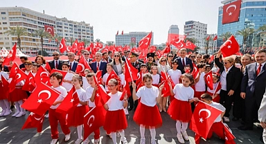 Cumhuriyet Meydanı rengarenk