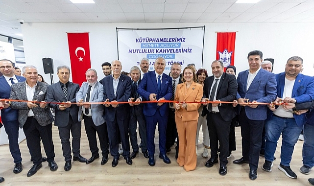İki kütüphane, bir de Mutluluk Kahvesi