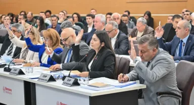 Bornova'da faaliyet raporuna oy çokluğu