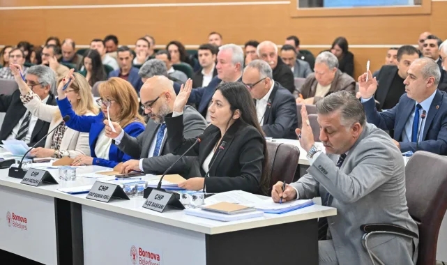 Bornova'da faaliyet raporuna oy çokluğu