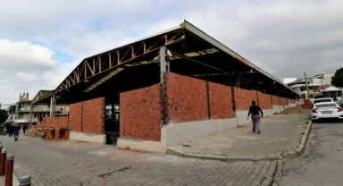 Bornova'da pazaryerlerine konfor geliyor