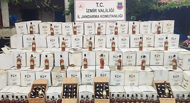İzmir'de 3 bin 142 şişe kaçak içki ele geçirildi