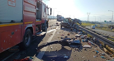 İzmir’de Feci Kaza: 2 Ölü, 1 Yaralı