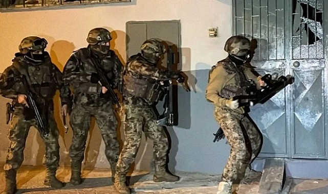 İzmir'de FETÖ Operasyonu: 6 Gözaltı
