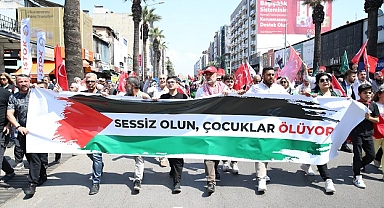 İzmir'de Filistin'e destek yürüyüşü düzenlendi