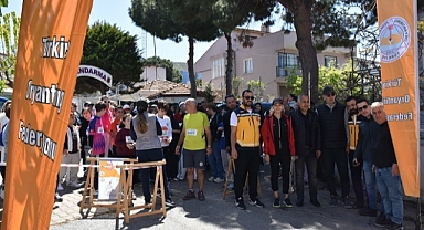 İzmir'de oryantiring yarışması düzenlendi