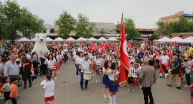 İzmir Efes Selçuk 23 Nisan coşkusuna hazırlanıyor