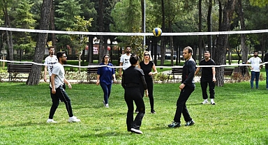İzmir’in ilk spor istasyonu Hasanağa Bahçesi’nde açıldı